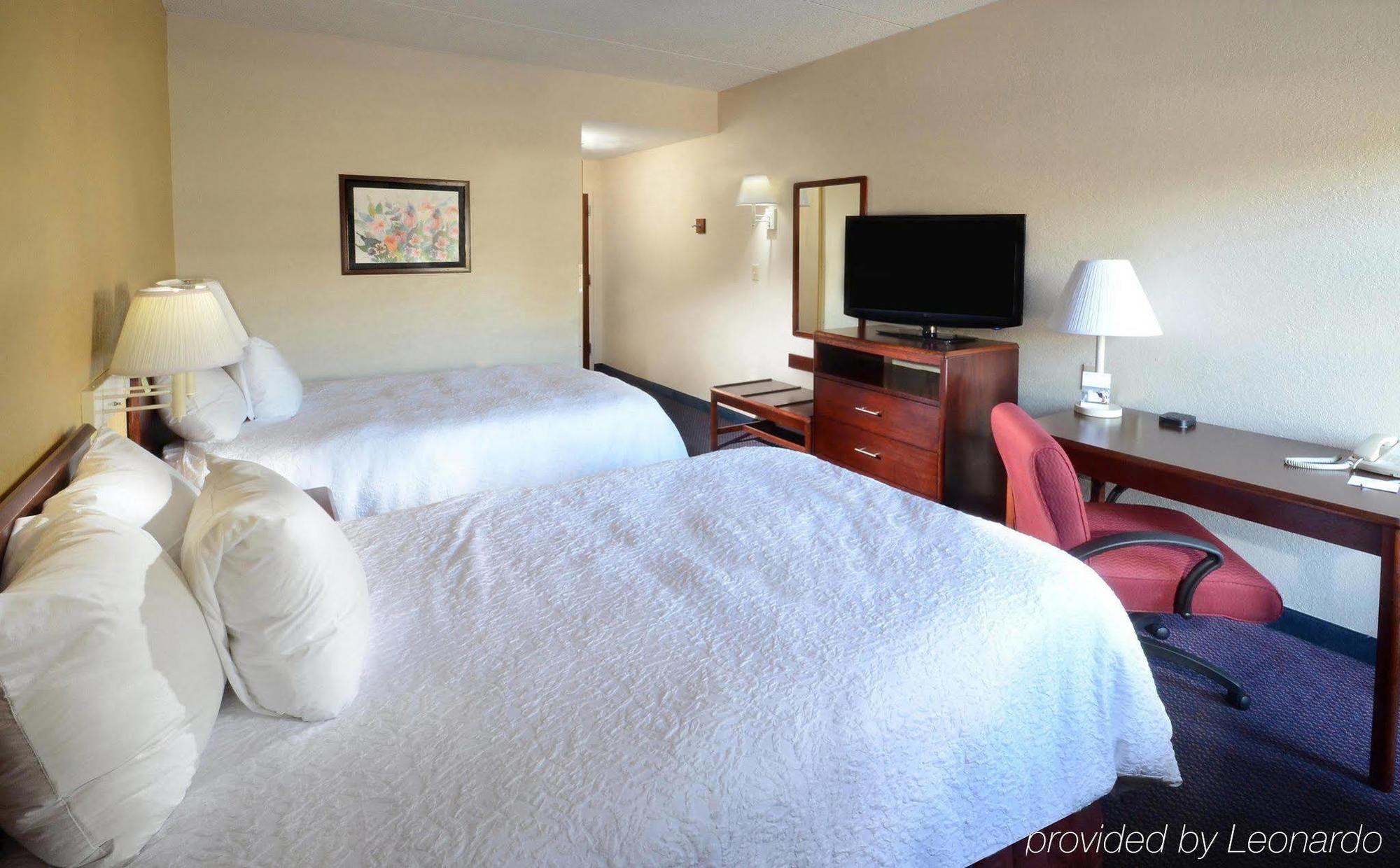 Hampton Inn Roxboro Ngoại thất bức ảnh